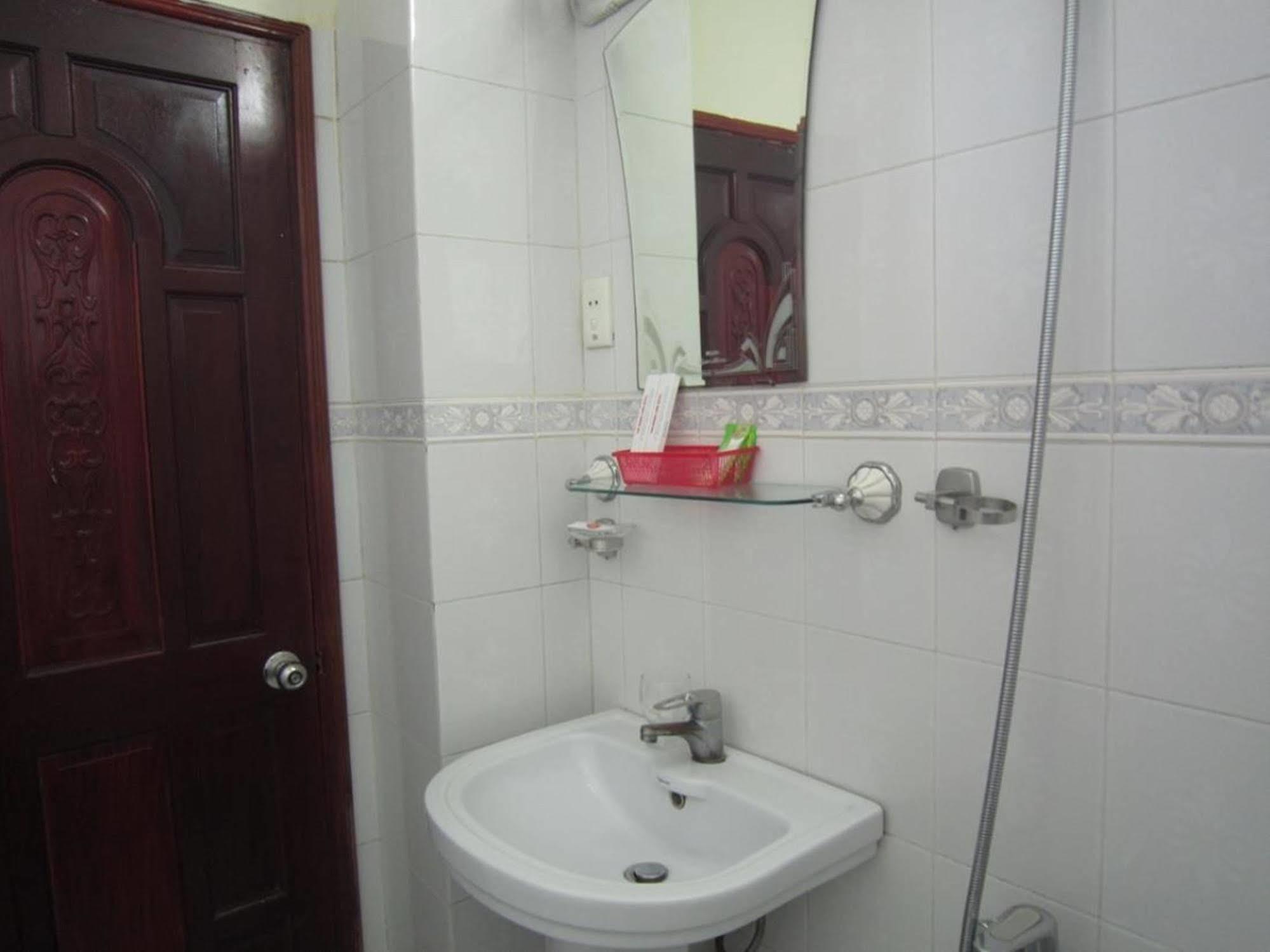 Hotel Tan Hoang Long District 5 3*