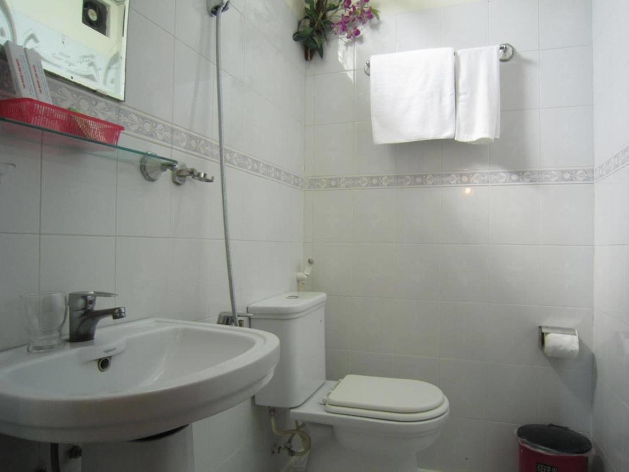 Tan Hoang Long District 5 Khách sạn