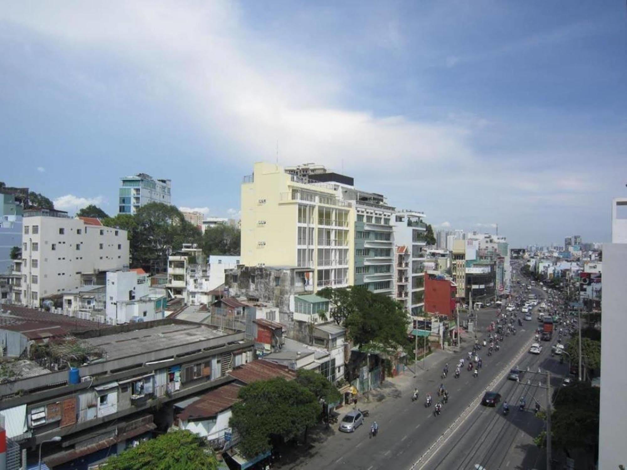 Tan Hoang Long District 5 3* TP. Hồ Chí Minh
